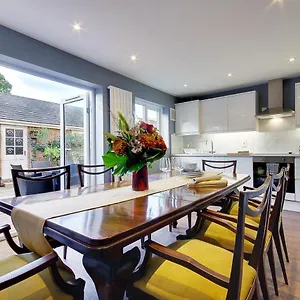 14 Oxford Mews - 5 Star Living For Up To 10 People Holiday home Southampton